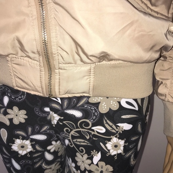 H&M Women’s Bomber Jacket – 80’s Style  Size: 2 (fits like a Medium) - Picture 5 of 12